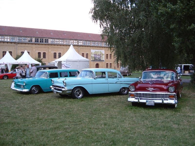 Eine Menge Oldtimer waren da Hier die TriChevys Chevrolet der Baujahre 55